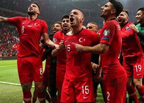 türkiye azerbaycan maçı saat kaçta